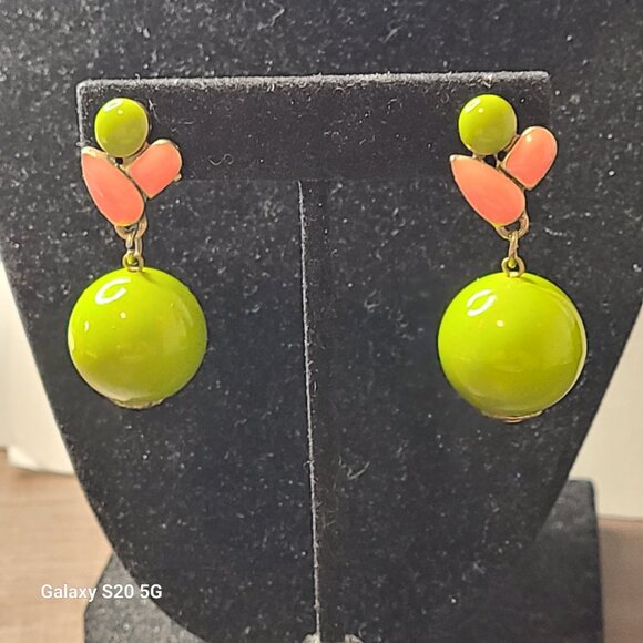 Unbranded Large Green Ball Vintage Stud Earrings Pre-Owned Statement Outdoors - Picture 2 of 5